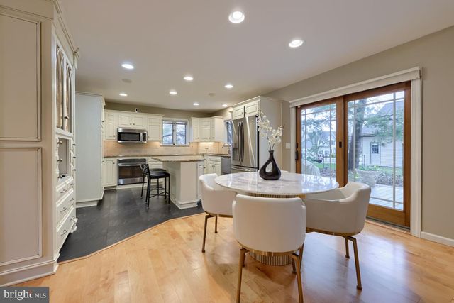 101 CHAPEL LN, Brownstown, PA 17508