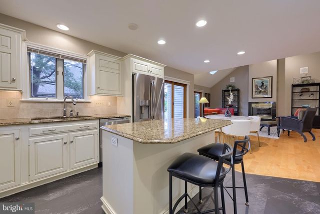 101 CHAPEL LN, Brownstown, PA 17508