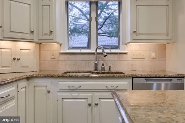 101 CHAPEL LN, Brownstown, PA 17508