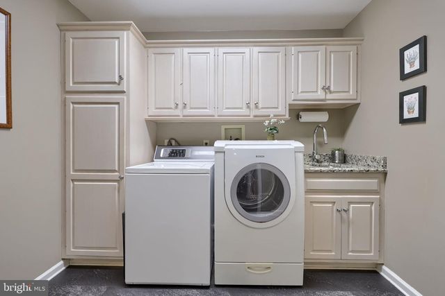 101 CHAPEL LN, Brownstown, PA 17508