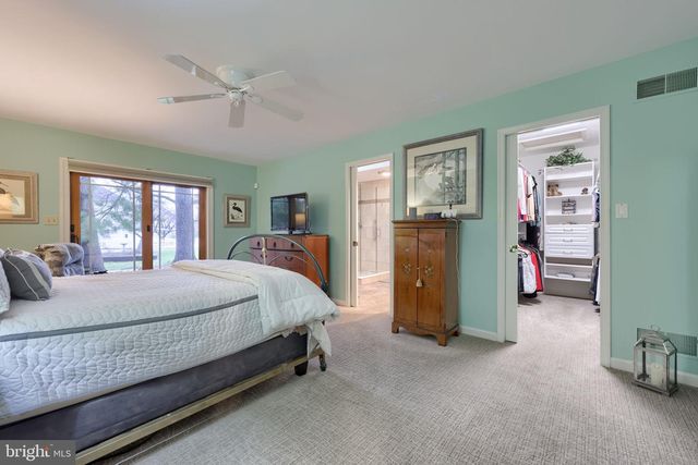 101 CHAPEL LN, Brownstown, PA 17508