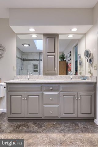 101 CHAPEL LN, Brownstown, PA 17508