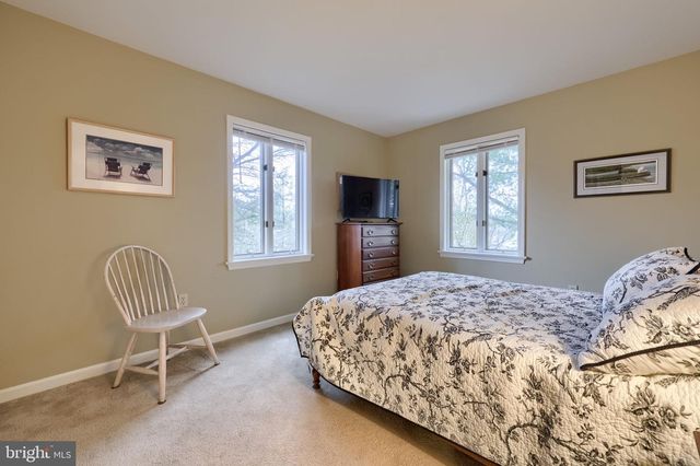 101 CHAPEL LN, Brownstown, PA 17508