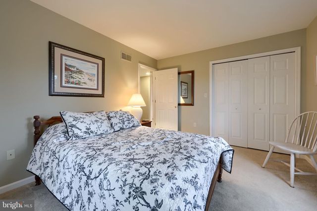 101 CHAPEL LN, Brownstown, PA 17508