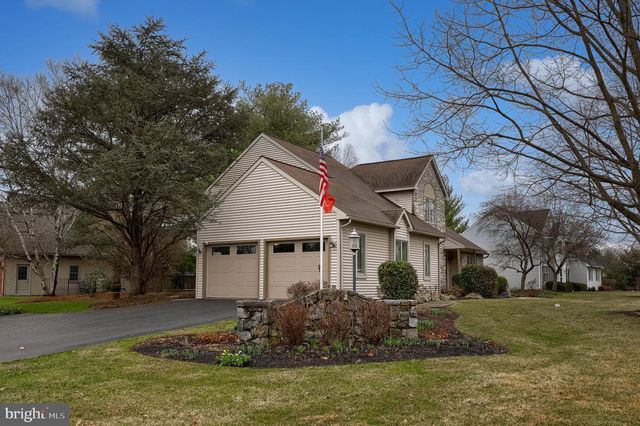 101 CHAPEL LN, Brownstown, PA 17508