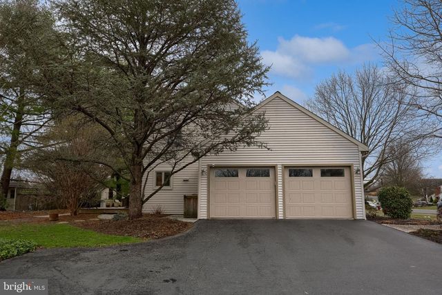 101 CHAPEL LN, Brownstown, PA 17508