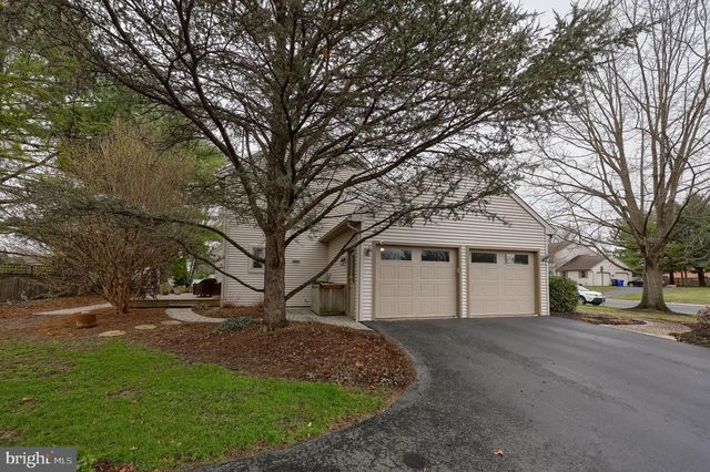 101 CHAPEL LN, Brownstown, PA 17508