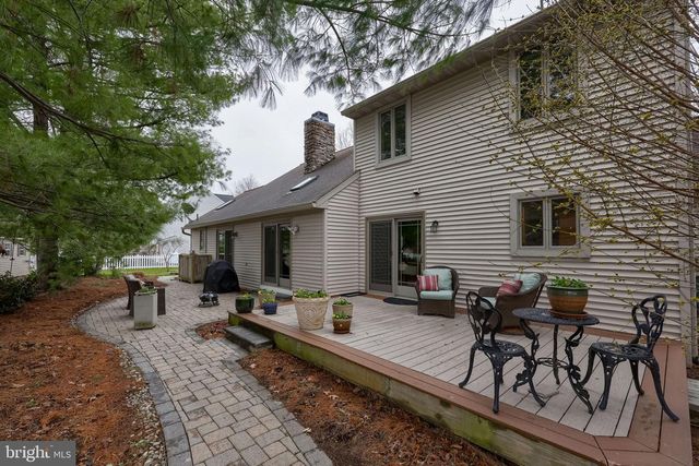 101 CHAPEL LN, Brownstown, PA 17508