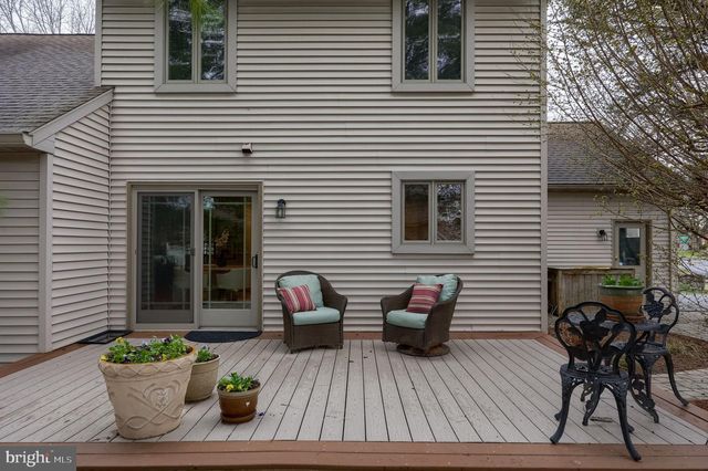 101 CHAPEL LN, Brownstown, PA 17508