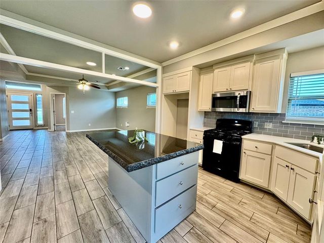 3642 E Cherryhill Court, Broken Arrow, OK 74014