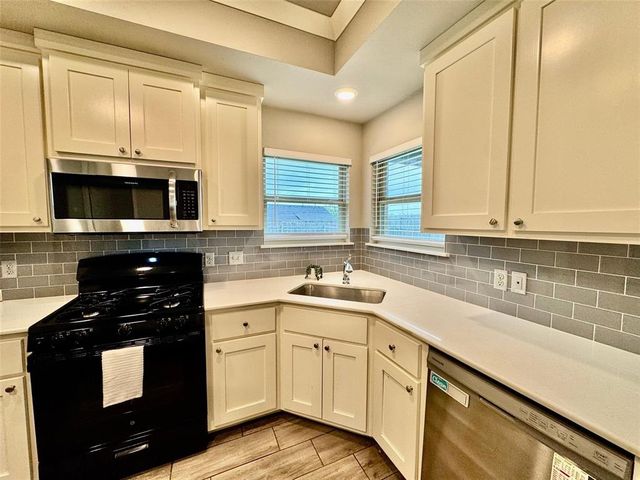 3642 E Cherryhill Court, Broken Arrow, OK 74014