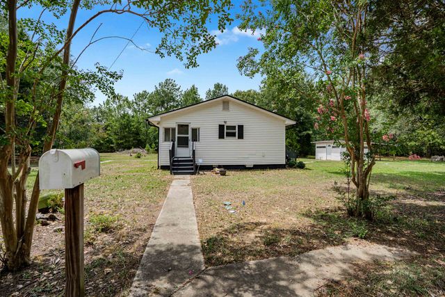 145 Sarah Ave., Andrews, SC 29510