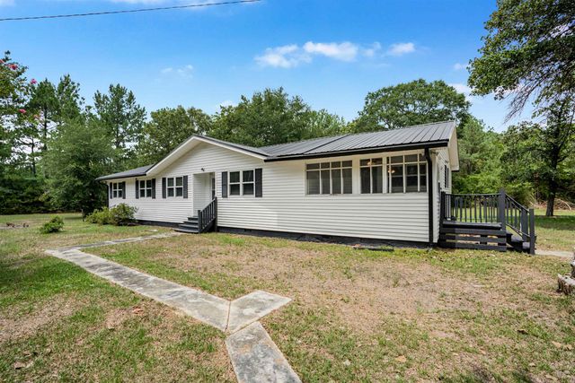 145 Sarah Ave., Andrews, SC 29510