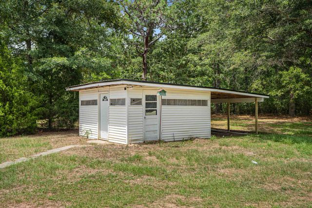 145 Sarah Ave., Andrews, SC 29510