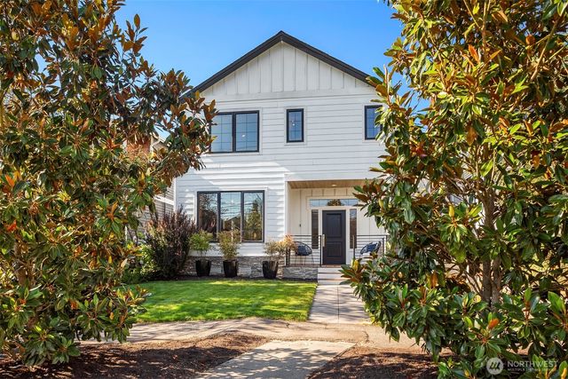 738 N 73rd Street, Seattle, WA 98103
