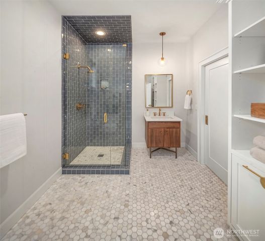 738 N 73rd Street, Seattle, WA 98103