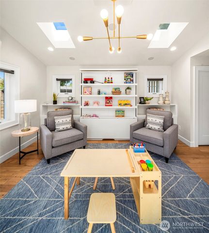 738 N 73rd Street, Seattle, WA 98103