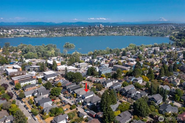 738 N 73rd Street, Seattle, WA 98103