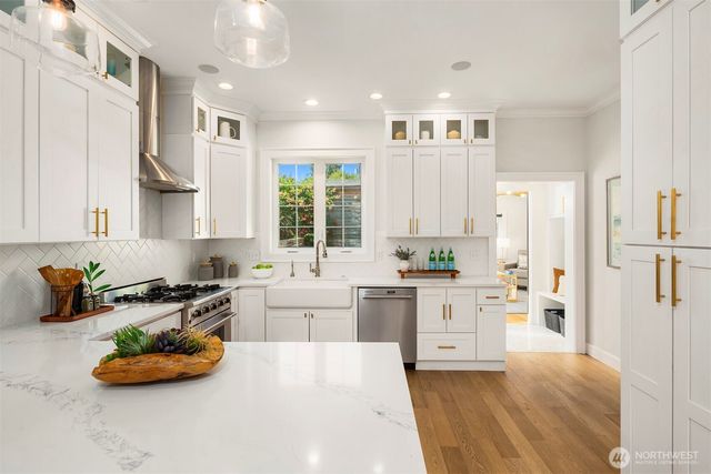 738 N 73rd Street, Seattle, WA 98103