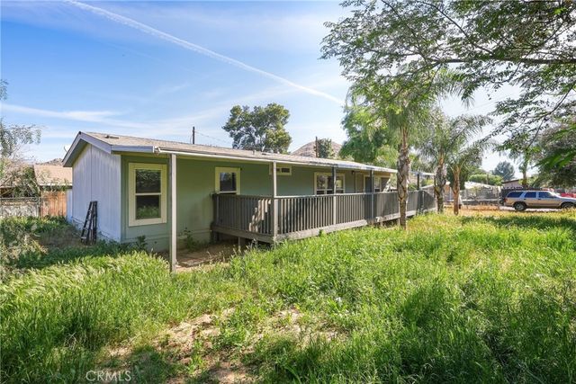 26251 Olson, Homeland, CA 92548