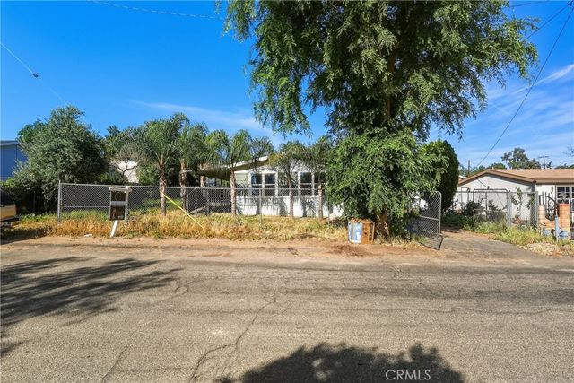 26251 Olson, Homeland, CA 92548