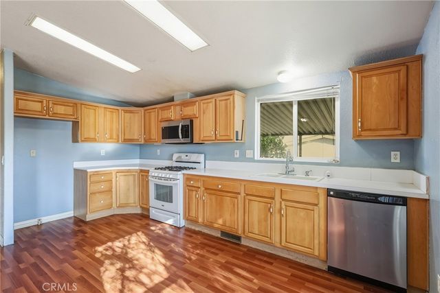 26251 Olson, Homeland, CA 92548