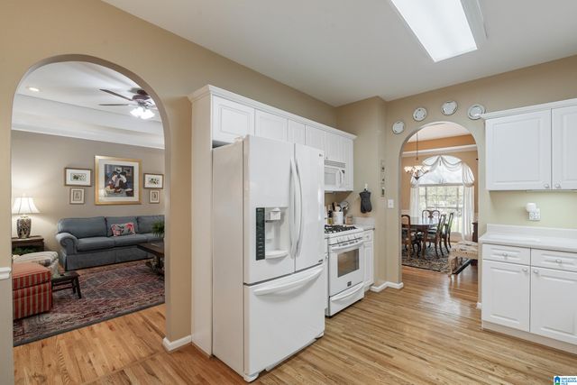 1112 ROWAN TRACE, Leeds, AL 35094