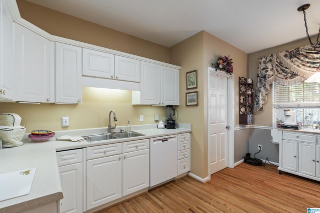 1112 ROWAN TRACE, Leeds, AL 35094
