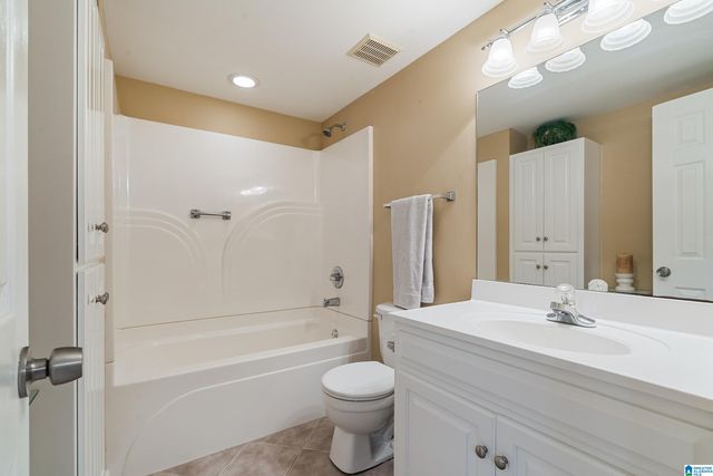 1112 ROWAN TRACE, Leeds, AL 35094