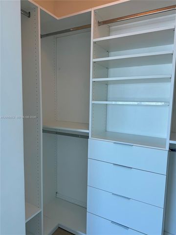 950 BRICKELL BAY DR 5402, Miami, FL 33131