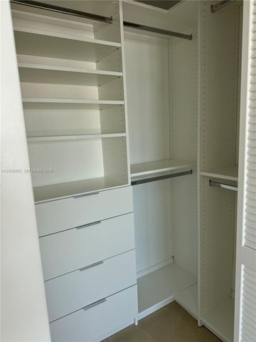 950 BRICKELL BAY DR 5402, Miami, FL 33131