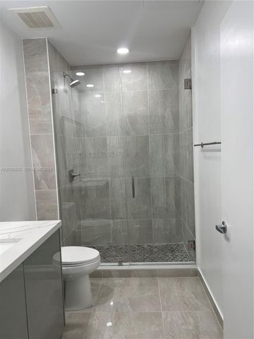 950 BRICKELL BAY DR 5402, Miami, FL 33131