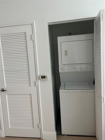 950 BRICKELL BAY DR 5402, Miami, FL 33131