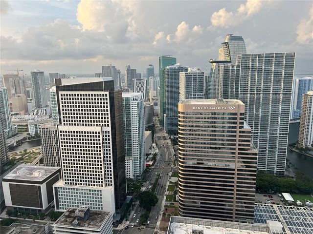 950 BRICKELL BAY DR 5402, Miami, FL 33131