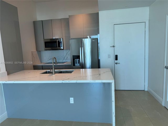 950 BRICKELL BAY DR 5402, Miami, FL 33131