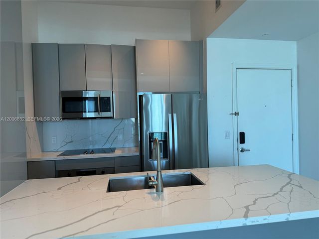 950 BRICKELL BAY DR 5402, Miami, FL 33131