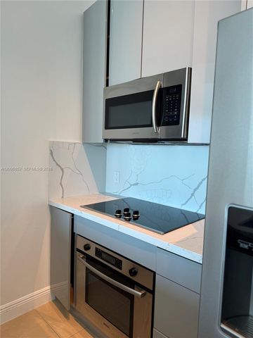 950 BRICKELL BAY DR 5402, Miami, FL 33131