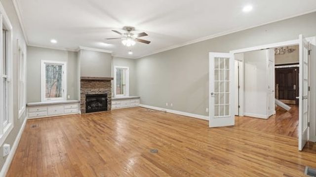 921 Poplar Pl, Monteagle, TN 37356