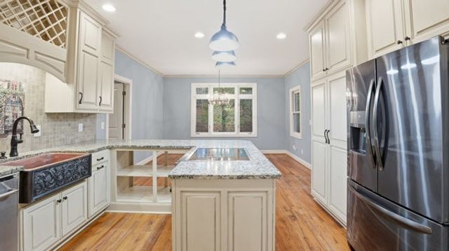 921 Poplar Pl, Monteagle, TN 37356