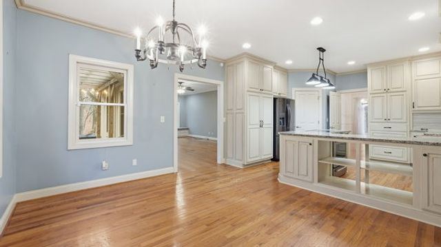 921 Poplar Pl, Monteagle, TN 37356