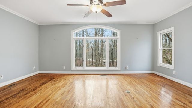 921 Poplar Pl, Monteagle, TN 37356
