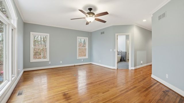 921 Poplar Pl, Monteagle, TN 37356