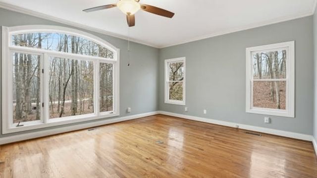 921 Poplar Pl, Monteagle, TN 37356