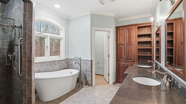 921 Poplar Pl, Monteagle, TN 37356