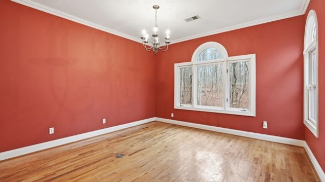 921 Poplar Pl, Monteagle, TN 37356