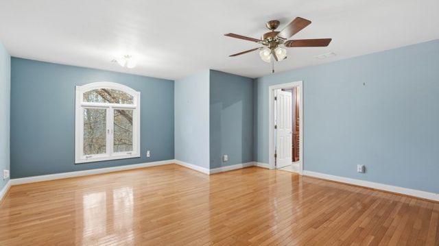 921 Poplar Pl, Monteagle, TN 37356