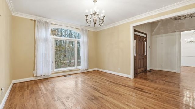 921 Poplar Pl, Monteagle, TN 37356