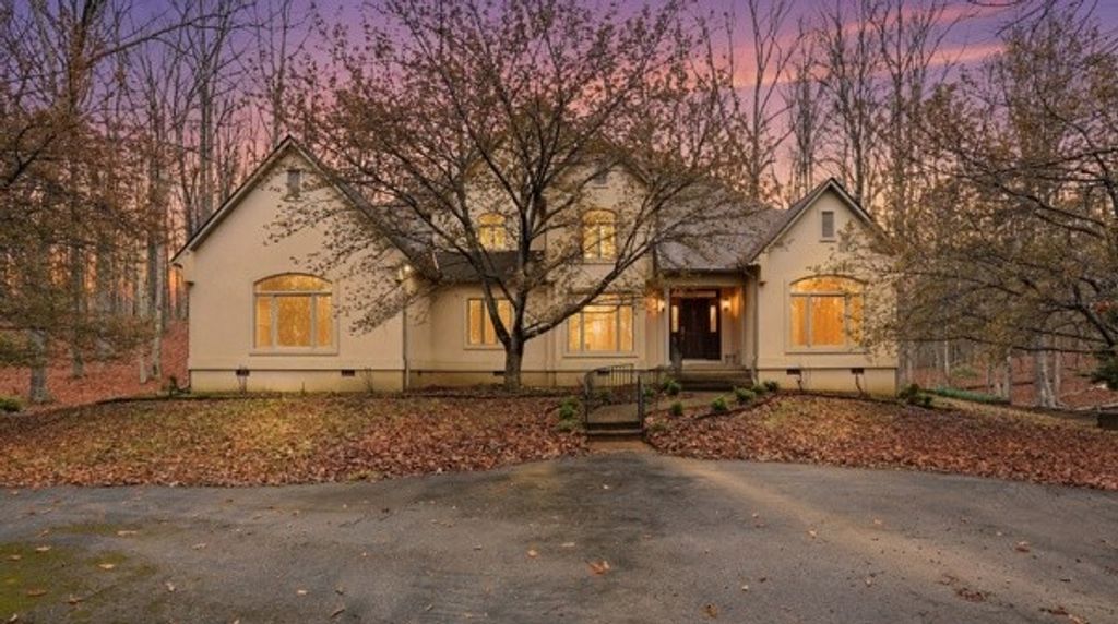 921 Poplar Pl, Monteagle, TN 37356