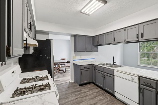 14459 Fullers Lane, Strongsville, OH 44149