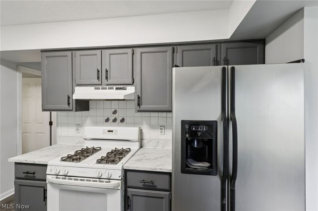 14459 Fullers Lane, Strongsville, OH 44149